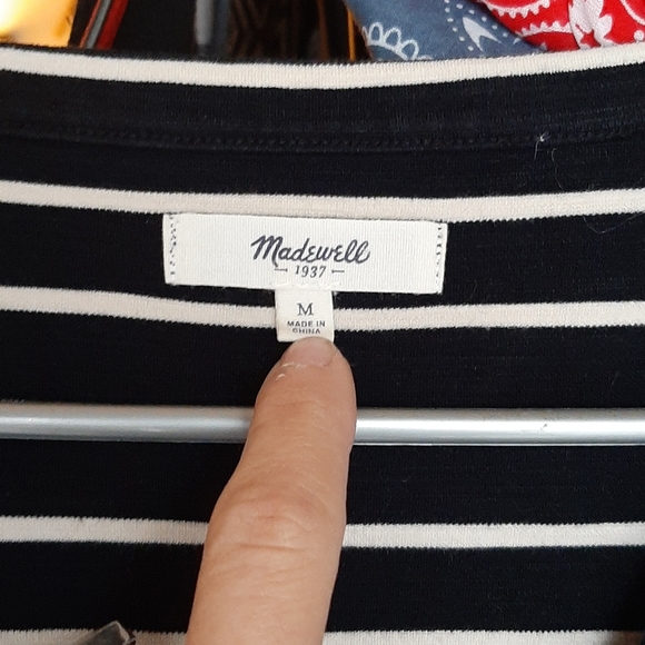 Madewell Vneck zippered slit sides top - Picture 2 of 5